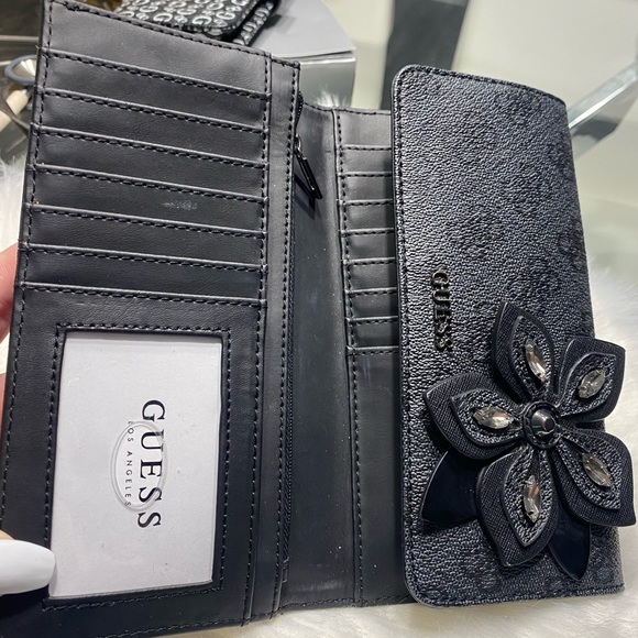 Guess flower wallet - Picture 2 of 4